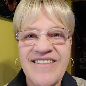 Meet your Posher, Carolyn